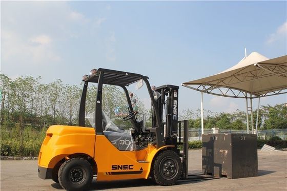 3000kg Diesel counterbalance 5000mm Lift Diesel bertenaga forklift