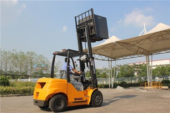 3000kg Diesel counterbalance 5000mm Lift Diesel bertenaga forklift