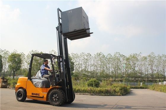 3000kg Diesel counterbalance 5000mm Lift Diesel bertenaga forklift
