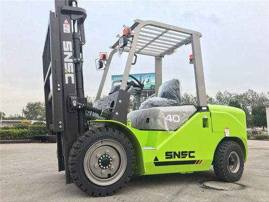 4 Ton Diesel Forklift 4000kg Diesel Powered Forklift 3m Untuk 6m Tinggi Angkat