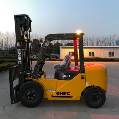 4 Ton Diesel Forklift 4000kg Diesel Powered Forklift 3m Untuk 6m Tinggi Angkat