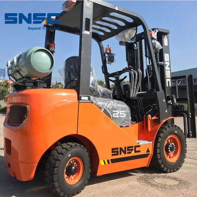 FL25 LPG Gas Forklift Jepang Nissan K25 LPG Forklift Truck SNSC