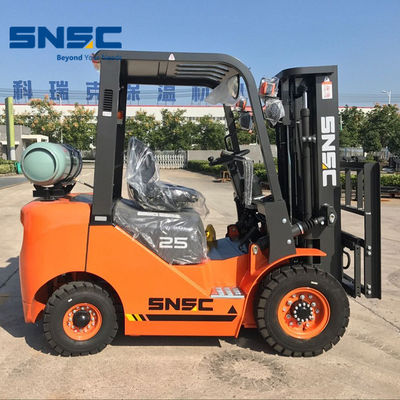 FL25 LPG Gas Forklift Jepang Nissan K25 LPG Forklift Truck SNSC